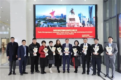 Mongoolse Peace International en ministeriedelegatie bezoeken Zoncare